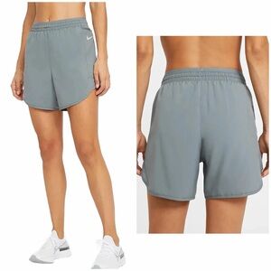 Nike Women's Nike Tempo Luxe Shorts 5" Smoke Grey/Smoke Reflective Sz XS NWT